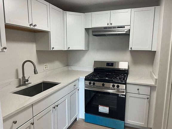 4th image of 87-89 Lake St #89-9