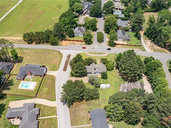 5th image of 3620 Sierra Dr