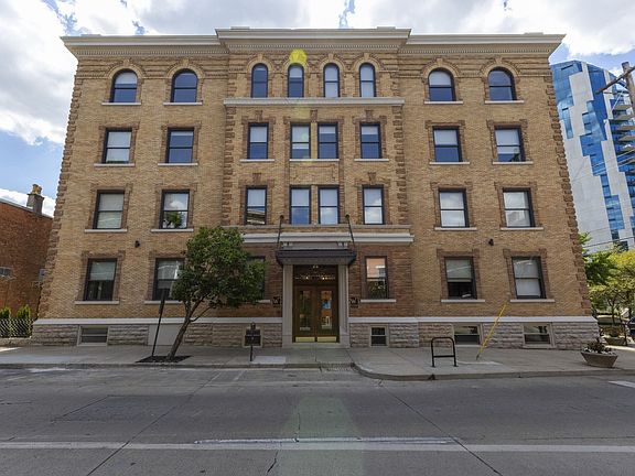 5th image of 303 Greenup St #408
