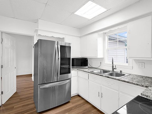 5th image of 2501 N Lafayette Ave