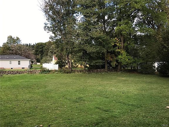 3rd image of 301 Farmington Dr