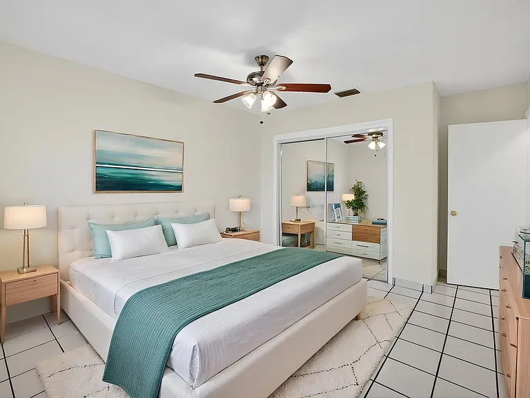 2500 SW 18th Ter #3 — Photo 7