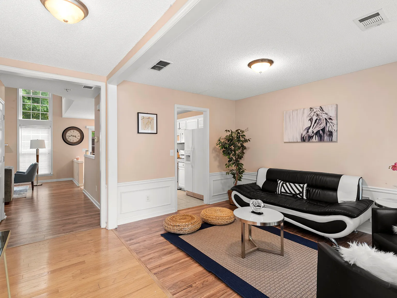 3 bed, $5,500 — Photo 3
