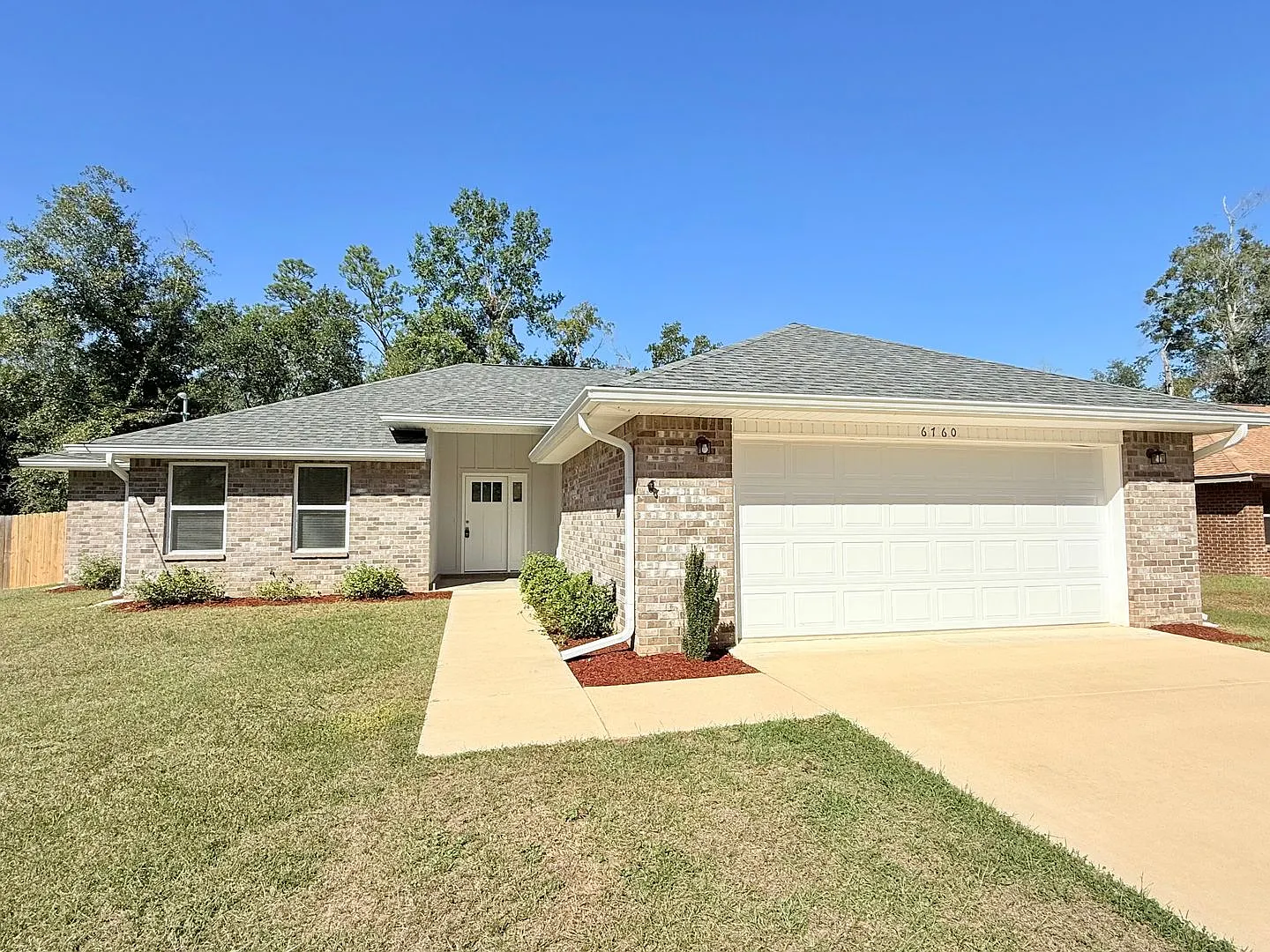 Beautiful 3-Bedroom Home - Open Split Floor Plan — Photo 1
