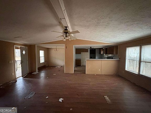 3rd image of 74 Davis Rd