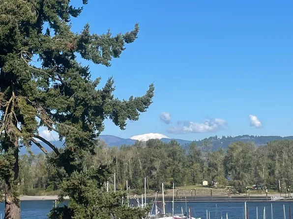 134 N 2nd St APT 2, Saint Helens, OR 97051