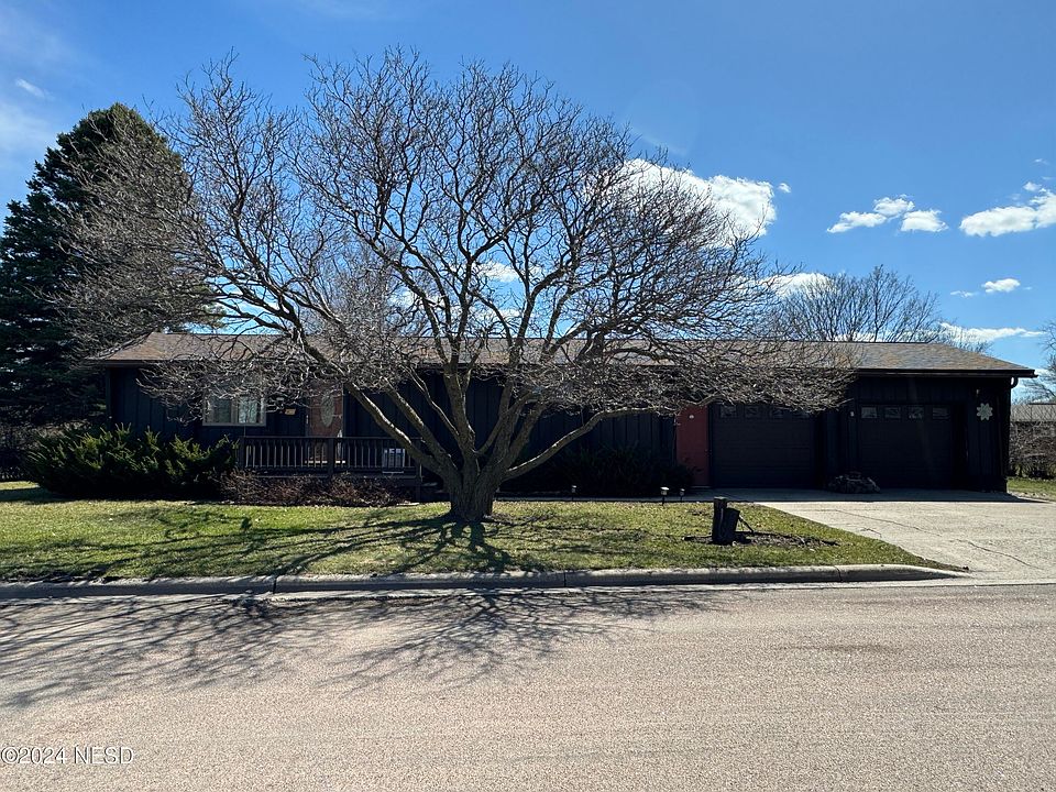 1st image of 740 Burdick Ave