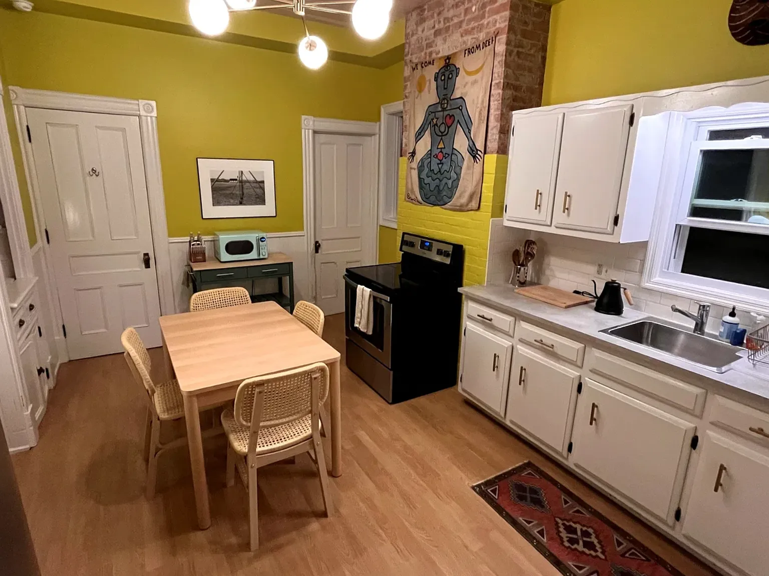 1 bed, 1000 sqft, $2,300 — Photo 4