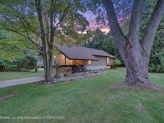 2nd image of 4729 Clydesdale Rd