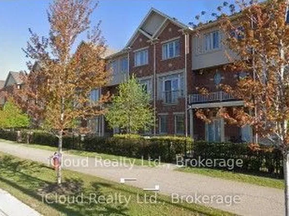 3215 Thomas St #2, Mississauga, ON L5M 0M2
