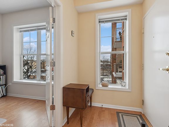 2nd image of 900 Lee St Unit 309