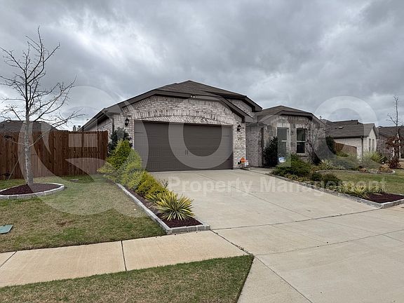3rd image of 4725 Sassafras Dr