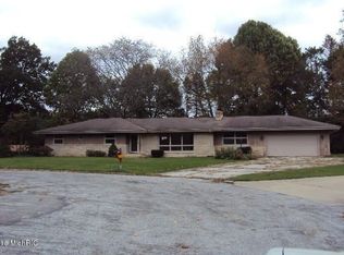 1011 Miami Rd, Niles, MI 49120