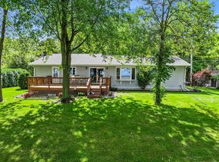 3665 Point Ln, Green Bay, WI 54311