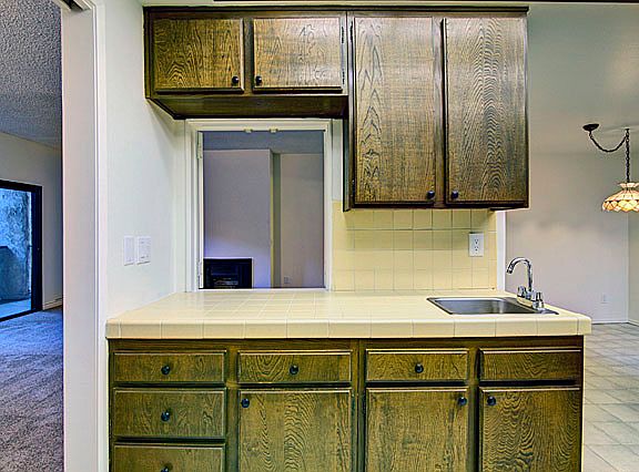 5th image of 323 N Jackson St APT 201