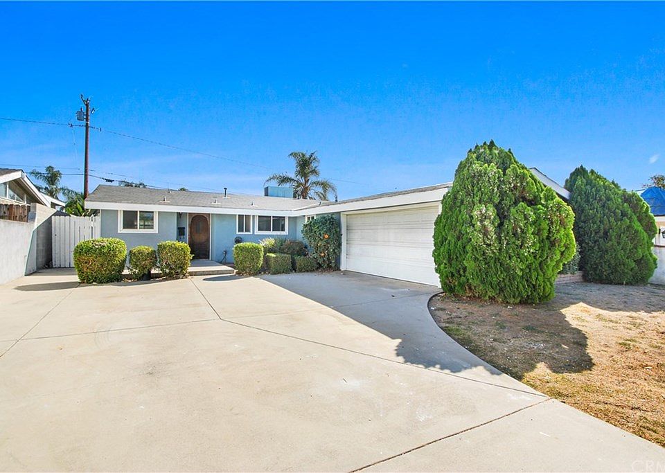 1st image of 10936 Groveland Ave