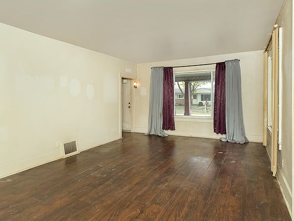 5th image of 1213 Desiax Ave