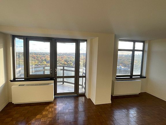 5th image of 112-01 Queens Blvd #21F