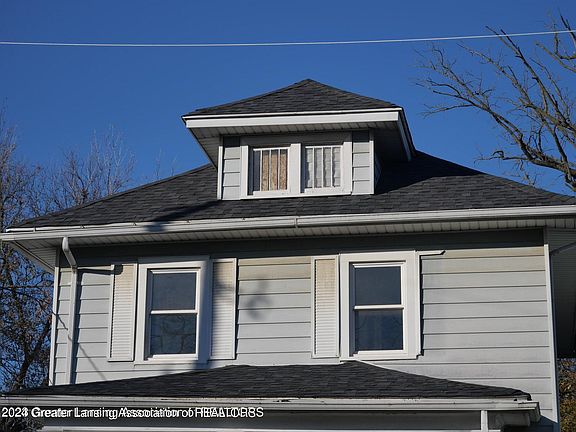 2nd image of 1310 W Hillsdale St