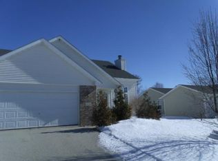 10261 Lismore Rd, Roscoe, IL 61073