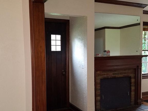 4th image of 2632 Fairmont Blvd