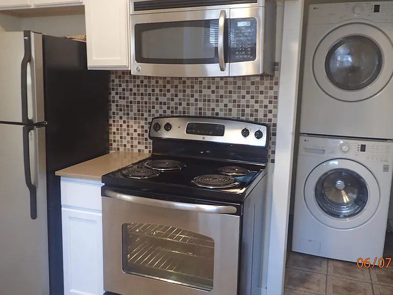 5923 Worth St — Photo 7