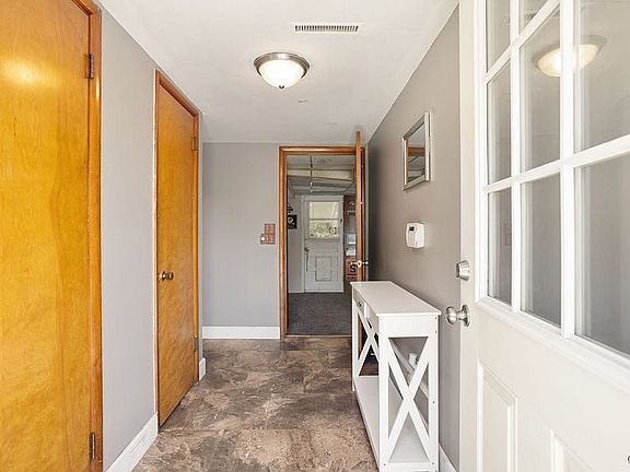 4th image of 150 Glendale Ave
