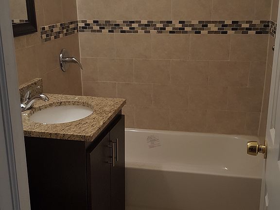 4th image of 4574 Bronx Blvd #2FAM