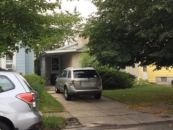 3rd image of 215 Nassau Ave