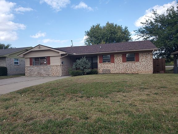 3rd image of 5709 NW Cedarwood Dr