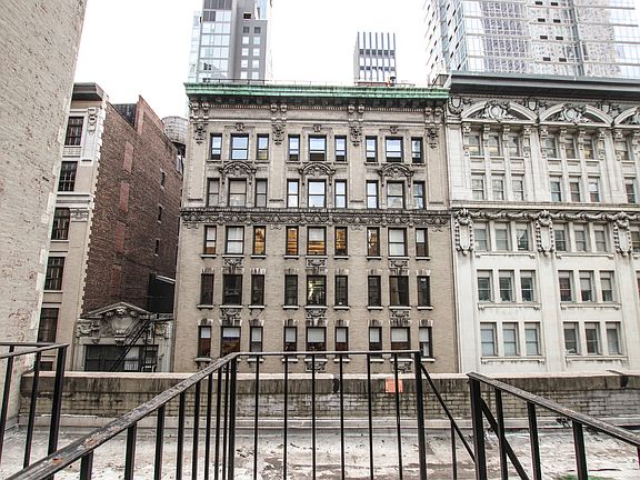 5th image of 7 E 32nd St #Phd