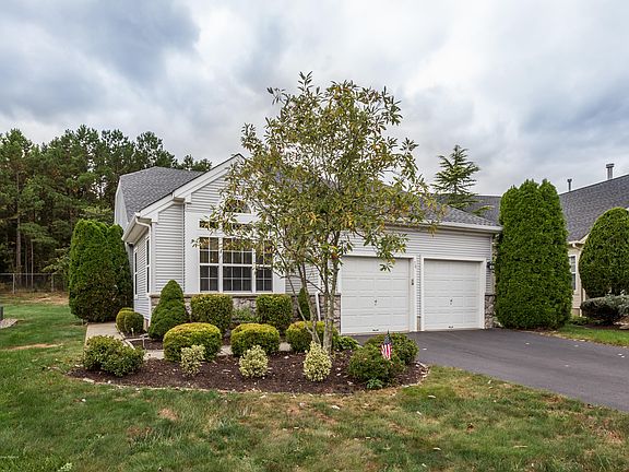 2nd image of 16 Belvedere Drive S