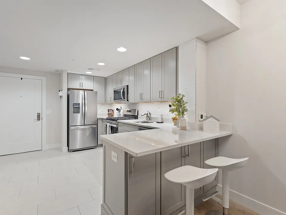 50 Florida Ave NE #204