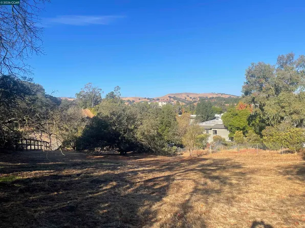 35 Hilltop Rd, Martinez, CA 94553