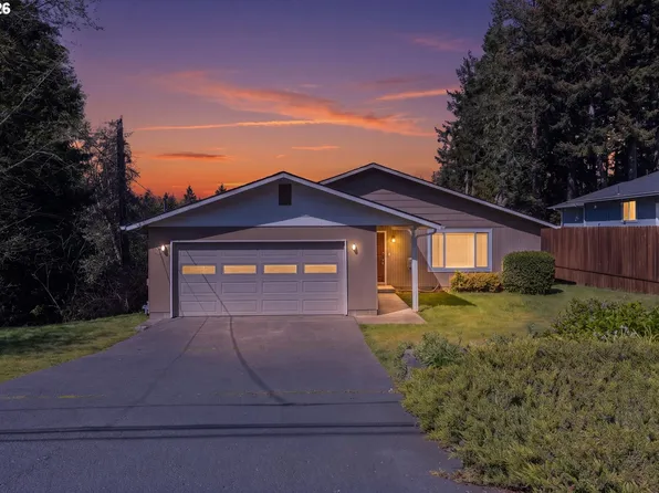 3570 Ash St, North Bend, OR 97459