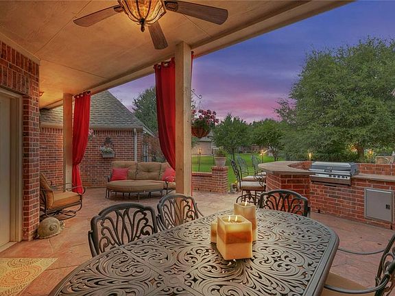 2nd image of 311 Comanche Dr