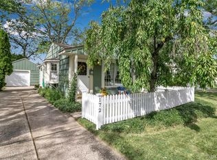 172 Meadow Lea Dr, Amherst, NY 14226