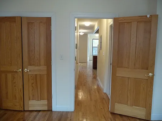 Rented by Perry Associates NYC Inc | media 12