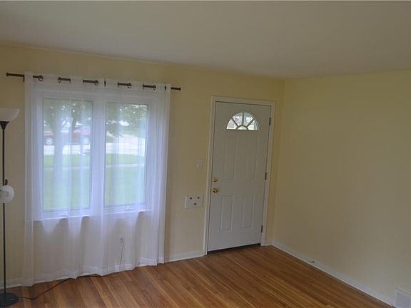 4th image of 2907 Grantwood Dr