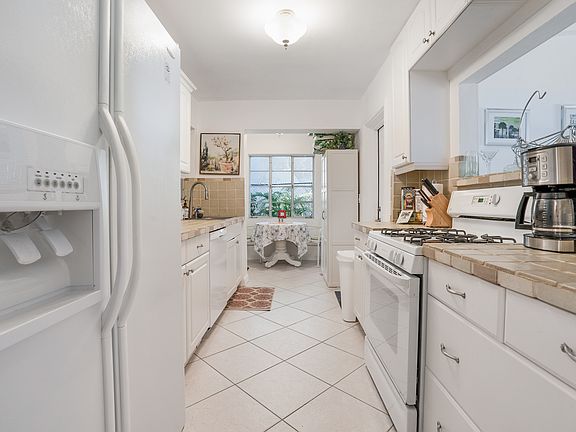4th image of 177 Yale Dr