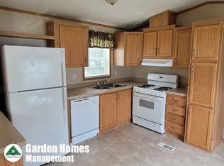 20 Hillside Ln, Weedsport, NY 13166