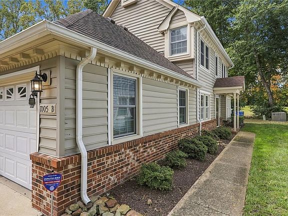 2nd image of 1005 Winged Foot Ct #B