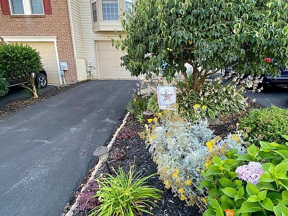 2nd image of 141 Steven Ln