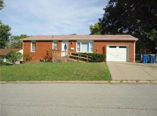 908 Magnolia St W, Excelsior Springs, MO 64024
