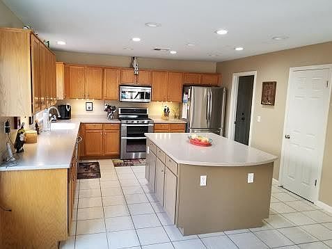 3rd image of 6371 Berrybush Ct