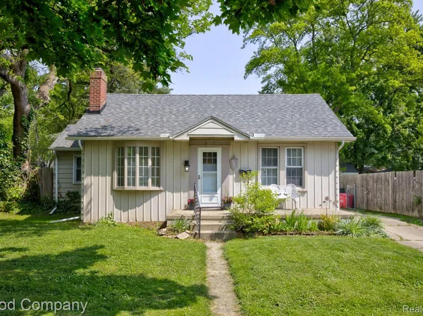 585 Roth Blvd, Clawson, MI 48017