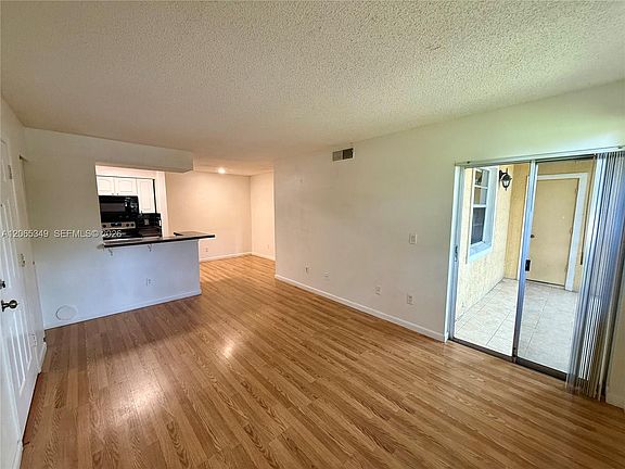 4th image of 1237 SW 46th Ave APT 803