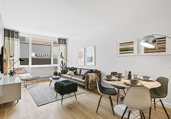 4th image of 470 Dean St #1607