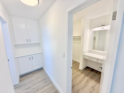 5th image of 12766 Venice Blvd #207