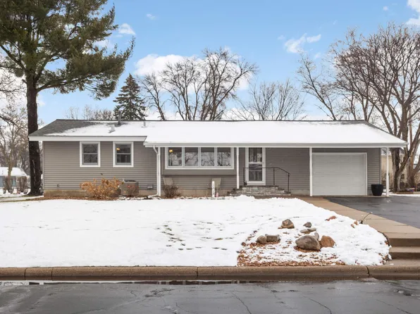 1215 Fairview Ln, Farmington, MN 55024